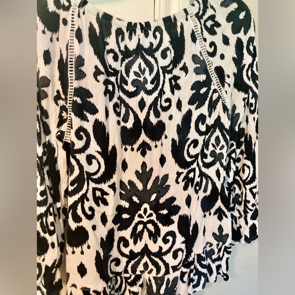I.N.C Black & White Top Size L - Picture 7 of 9